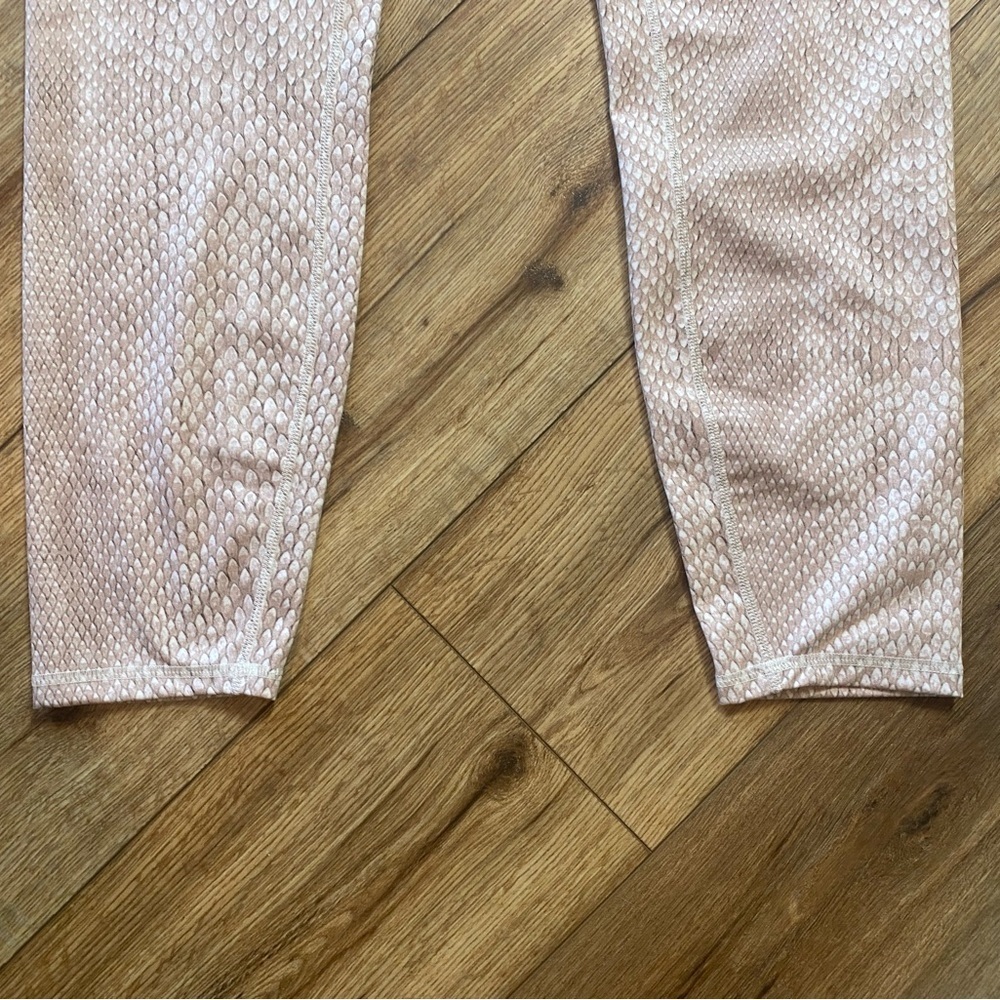 Varley Biona Tight Stone Snake print leggings - Picture 11 of 14
